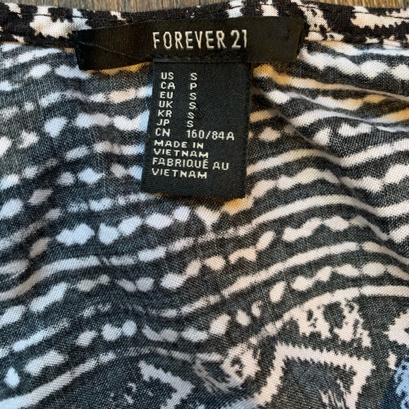 🚨FINAL PRICE🚨 Forever 21 Women’s Top - Picture 3 of 3